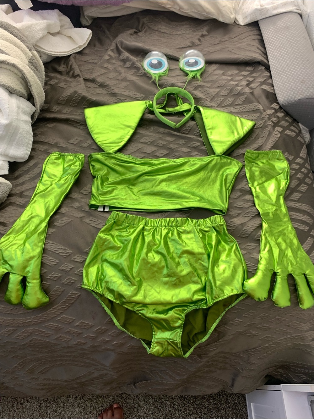 Leg Avenue Metallic Lime Green Alien Costume Set